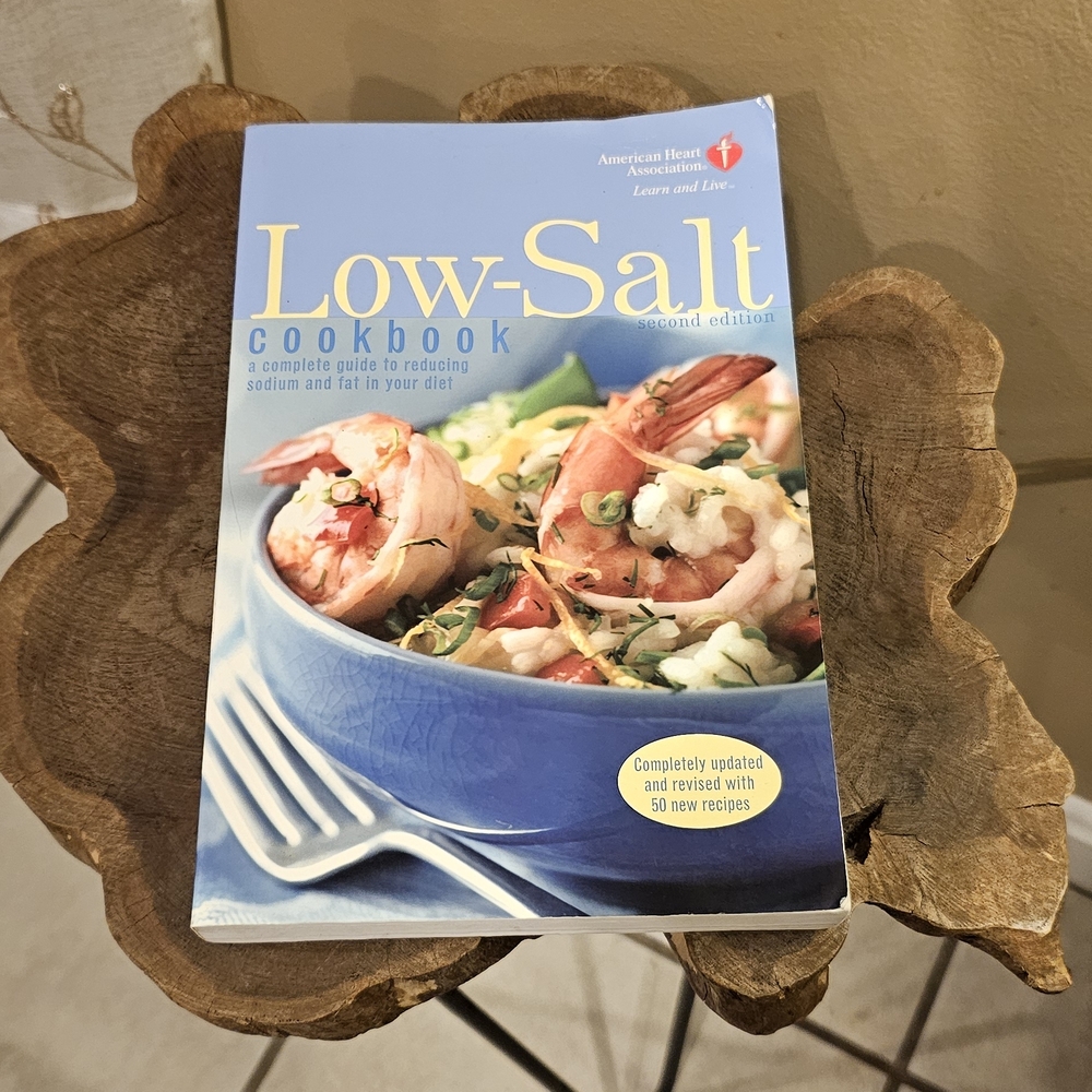 Low-Salt Cookbook by - Blue Cover